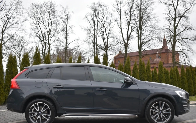 Volvo V60 Cross Country cena 79900 przebieg: 210000, rok produkcji 2017 z Prószków małe 781